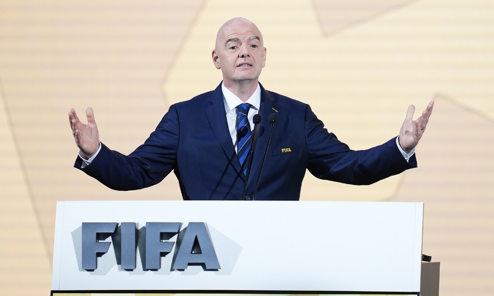 许多游泳选 许多游泳选